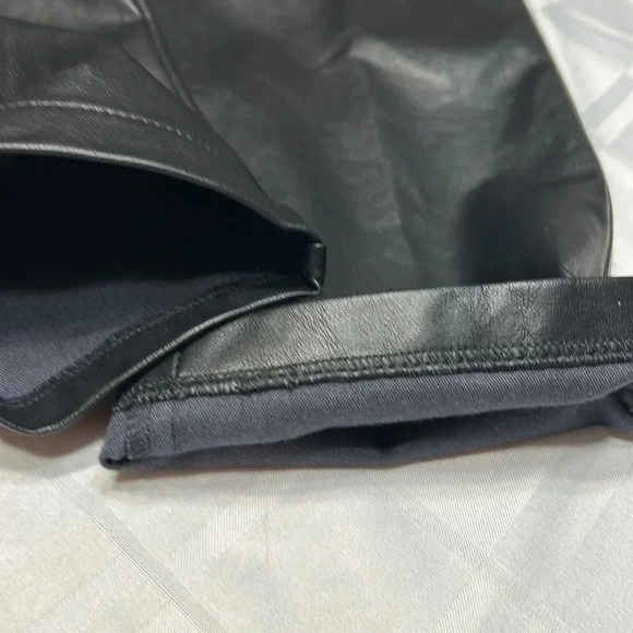 Y2K vtg black women pleather pants size 10 P.
Academia ,goth 
,Whimsigoth,club - Picture 13 of 17